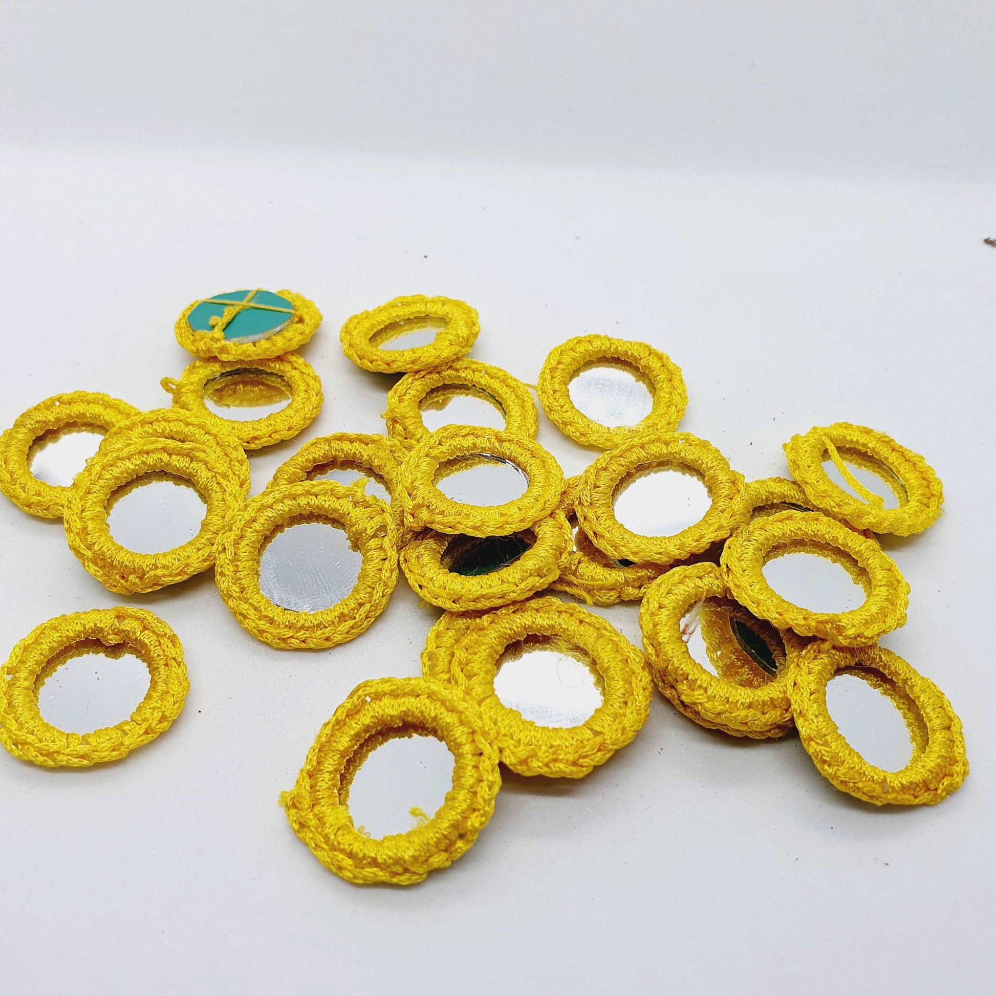 4x ~2.5cm shisha mirror applique yellow