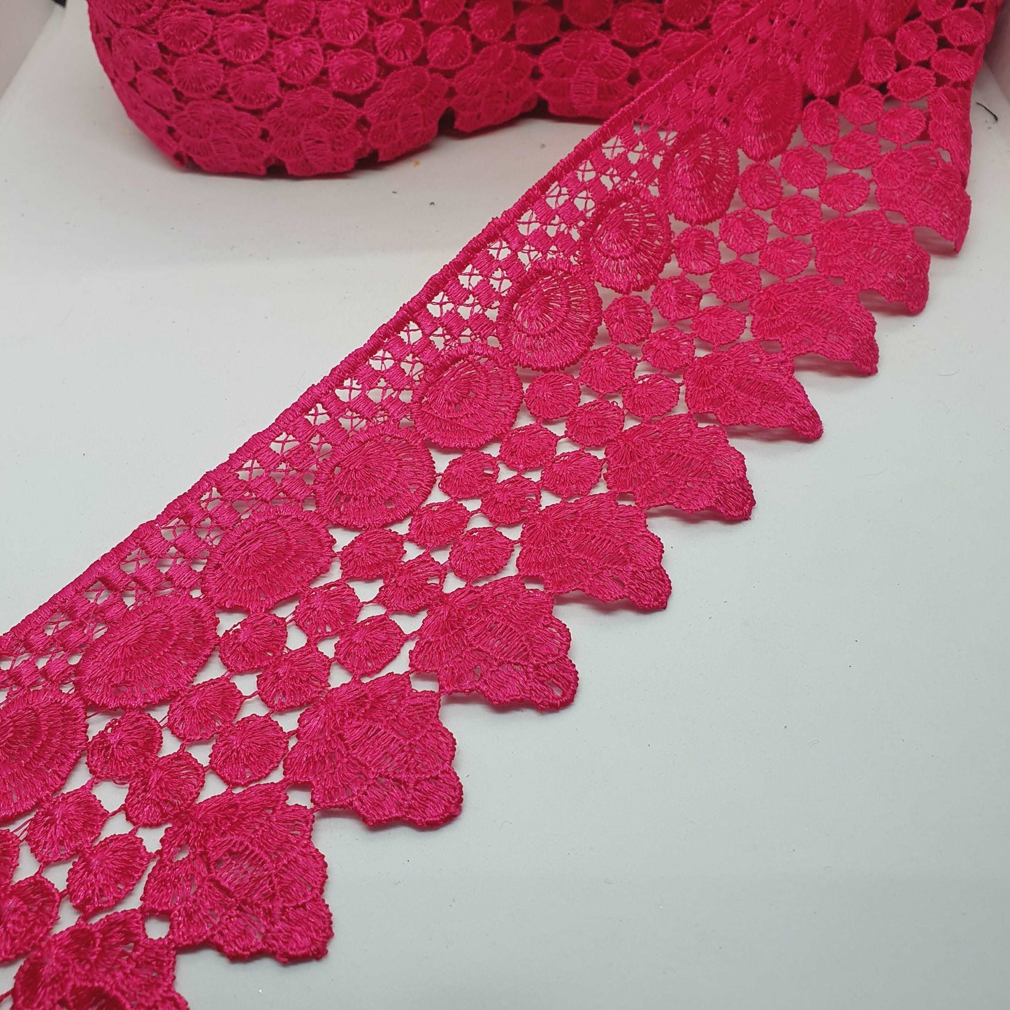 1m 9cm cerise pink guipure venise embroidered lace trim