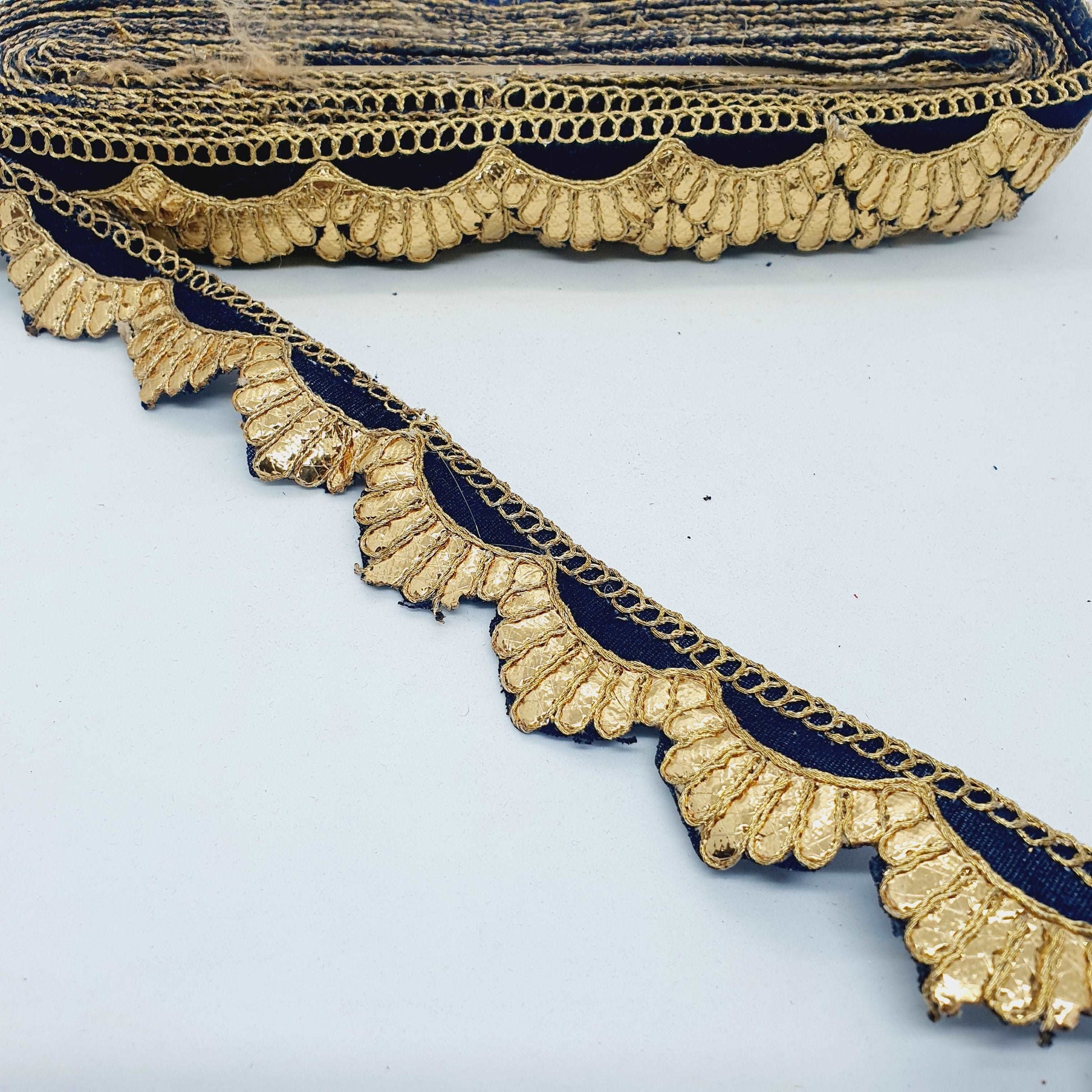 1m dark navy velour & gold metallic trim scallop braid ~3cm