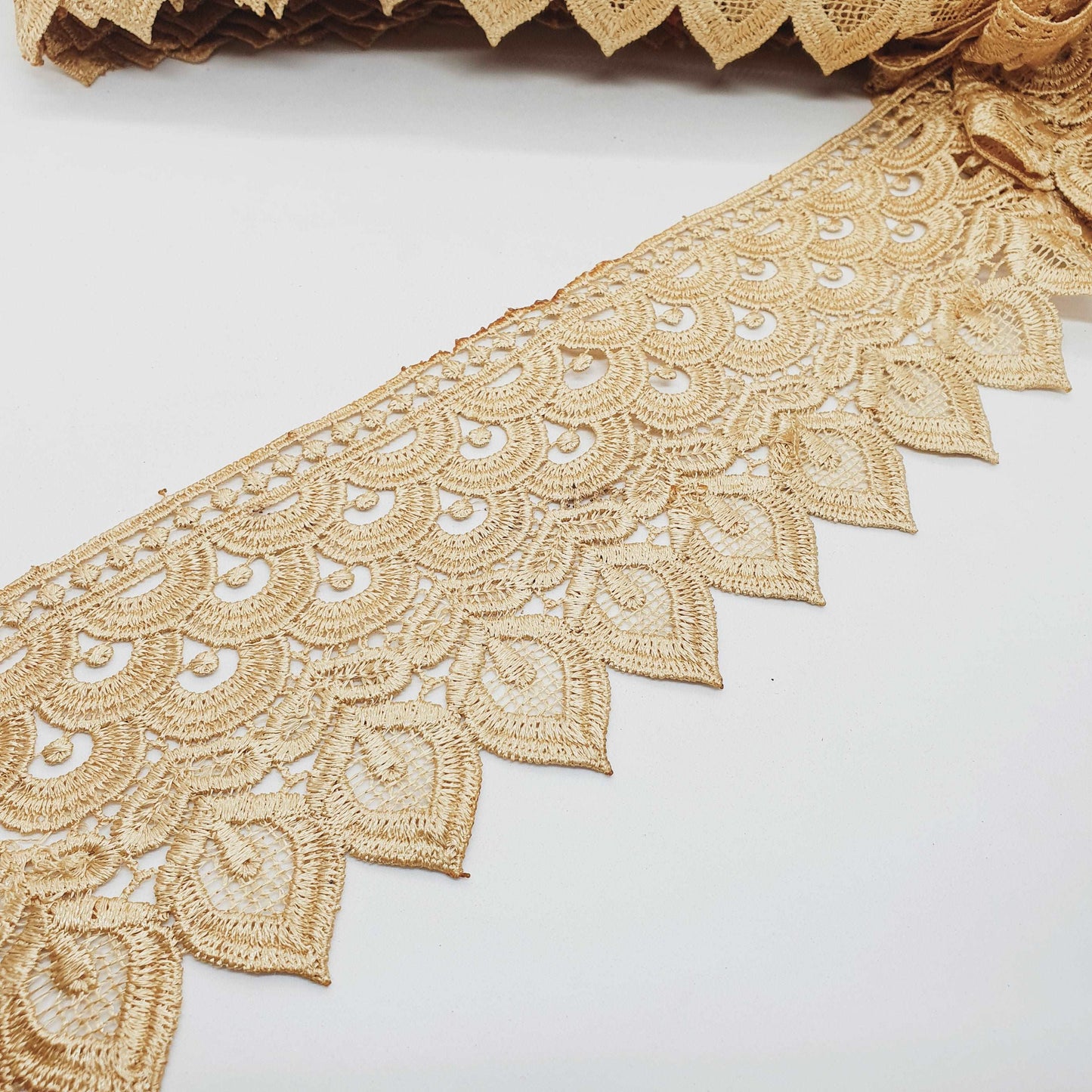 1m 8.5cm light gold guipure venise embroidered lace trim