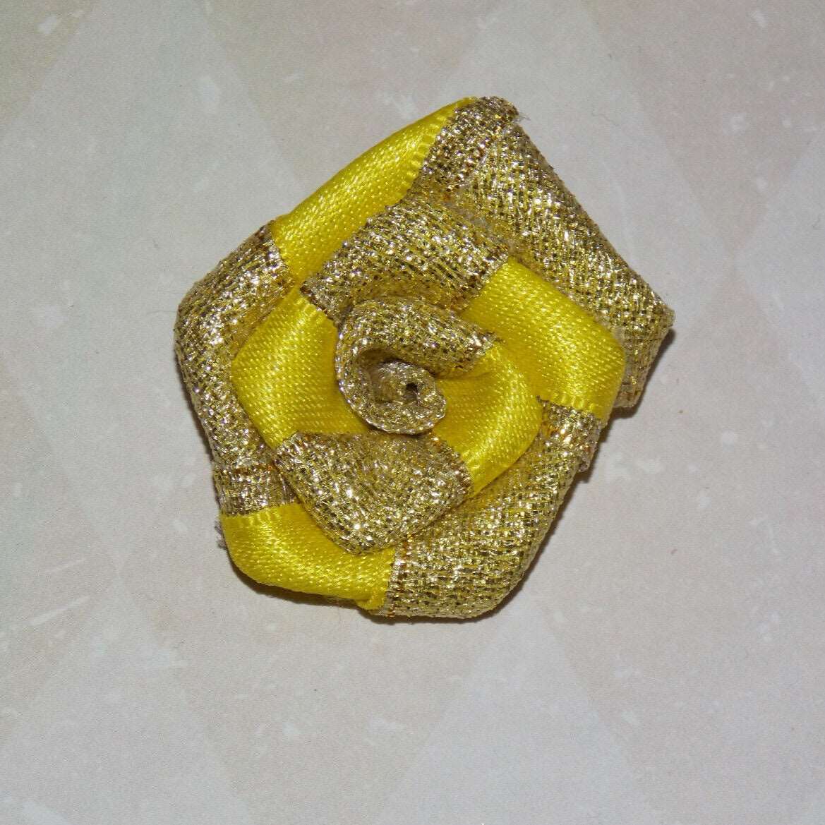 1x Gold glitter light yellow 4cm ribbon flower applique