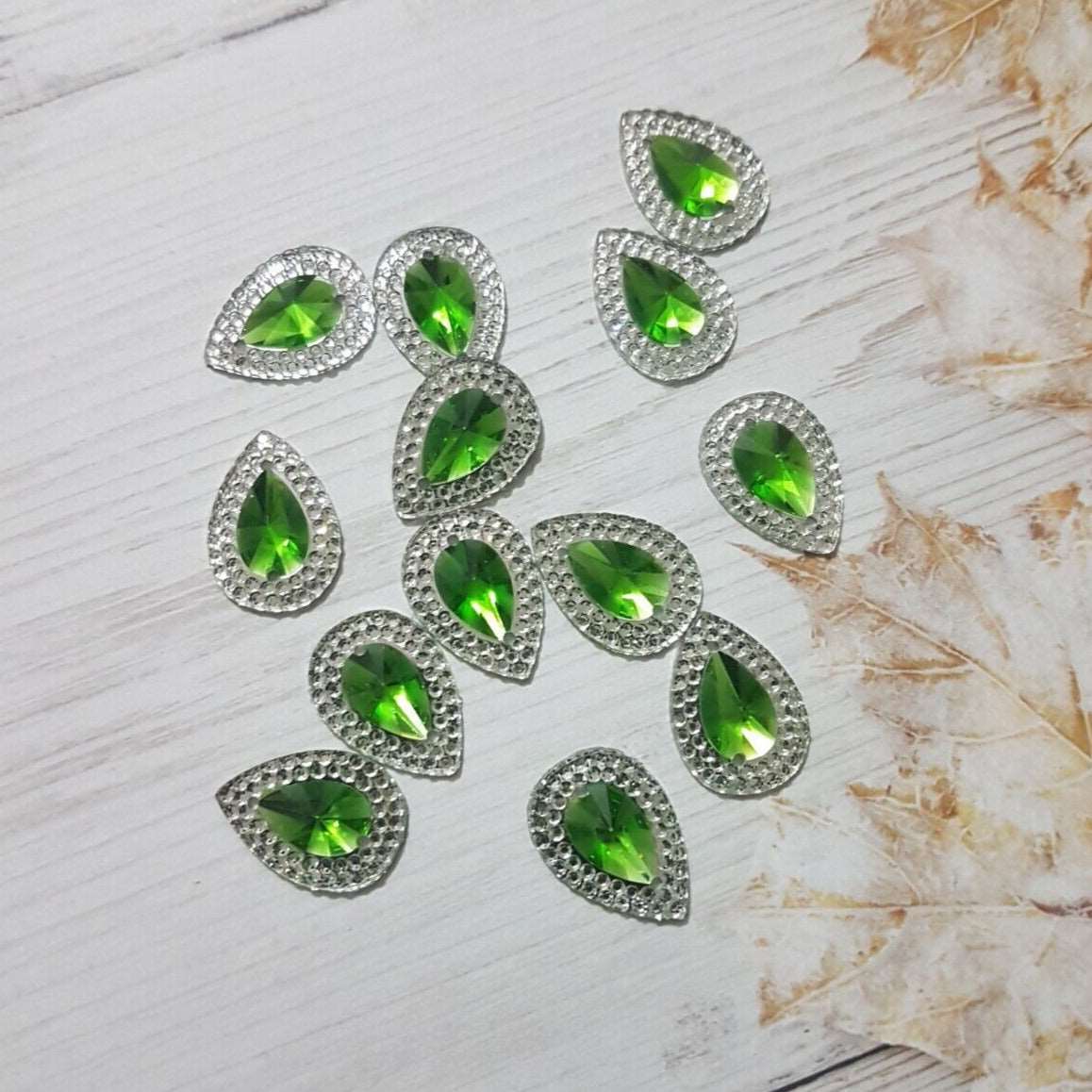 10x 18mm lime & clear textured acrylic sew on rhinestone gem pear drop