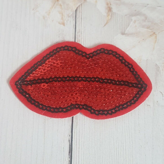 1x 7.5cm red lip sequin hot-fix applique