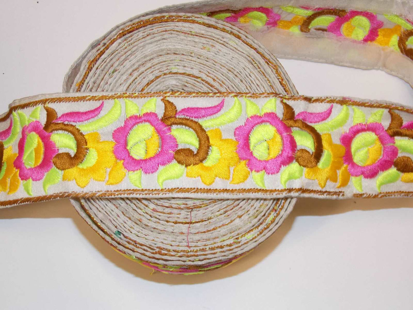 1x 5.5cm multi colour flower indian embroidered folksy ribbon