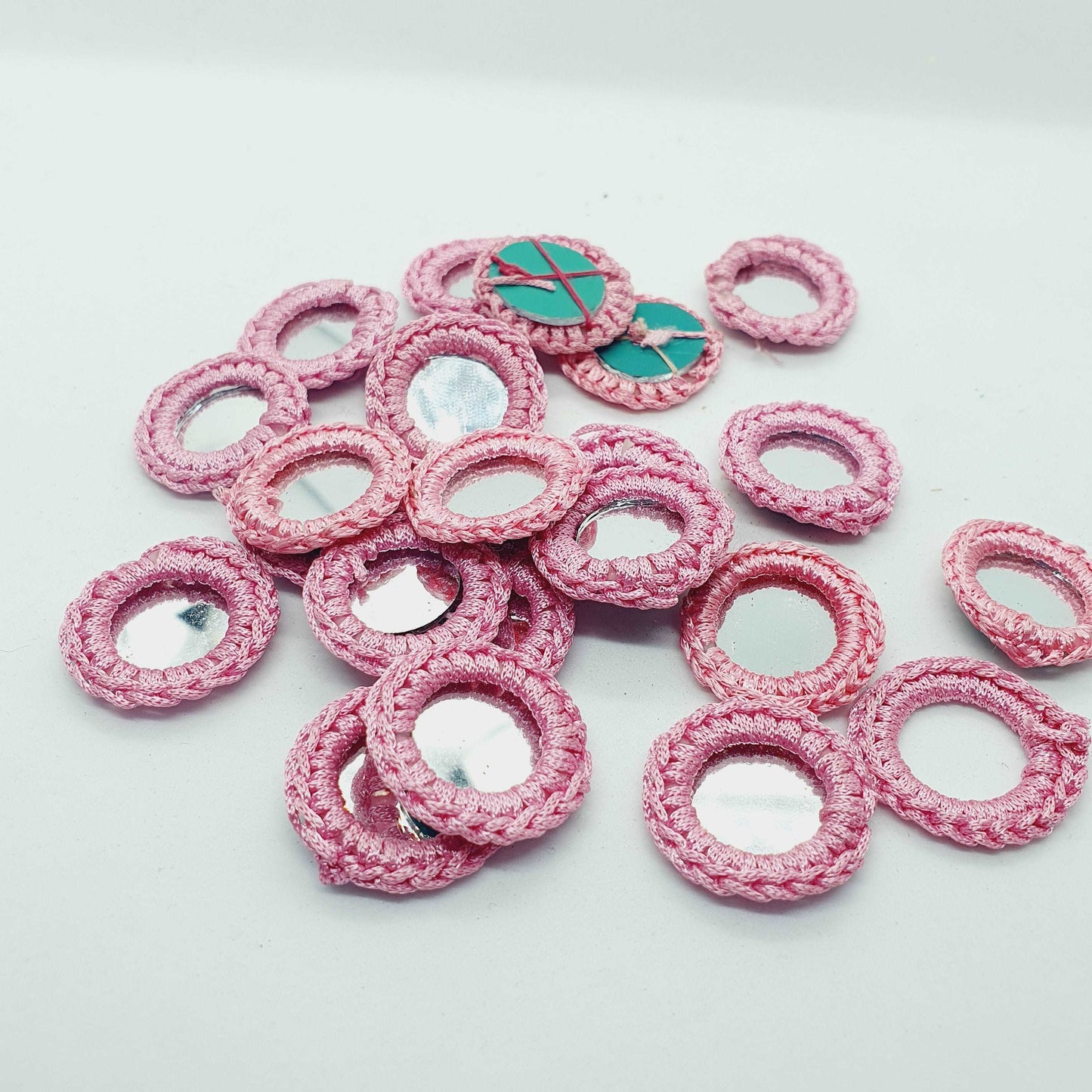 4x ~2.5cm shisha mirror applique pink