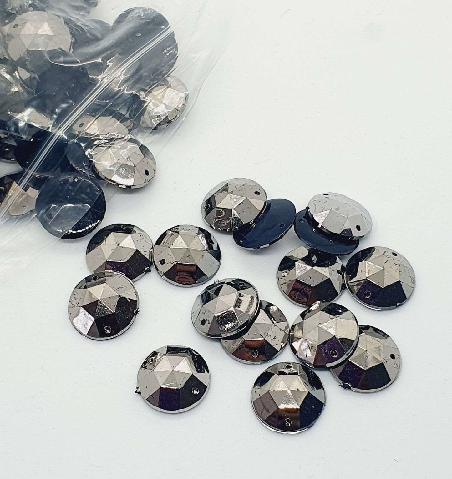 10x 18mm silver acrylic sew on rhinestone gem round