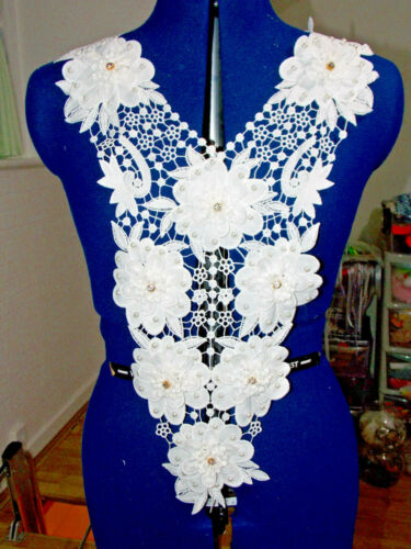 1x white embroidered lace applique patch/ collar/ neckline with crystals